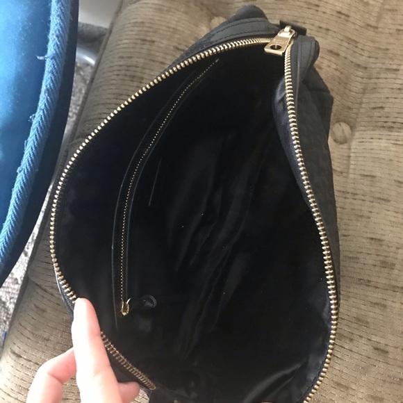 Dkny pouch - Picture 2 of 3